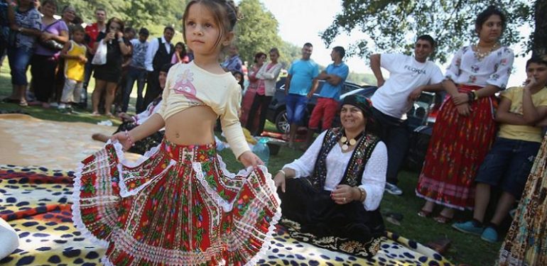 gypsies-dancing-girl-770x375 | Αγώνας της ΚρήτηςΑγώνας της Κρήτης