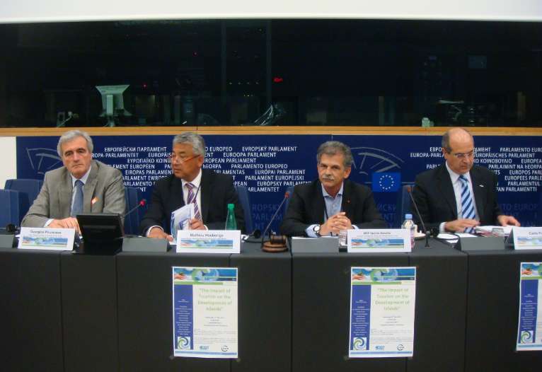 “Οι επιδράσεις του Τουρισμού στην Ανάπτυξη των νησιών” – Εκδήλωση – Συζήτηση στο Ευρωπαϊκό Κοινοβούλιο 11.05.2011 του Σπ. Δανέλλη