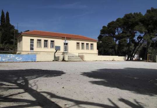Η Πανσελινιωτικη   αδέσμευτη  συνεργασία για το κλείσιμο του ολοήμερου σχολείου στο Ροδοβάνι