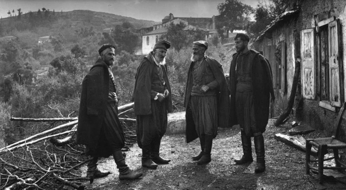 Κρήτη, οι αδελφοί Μάντακα στο χωριό Λάκκοι 1911