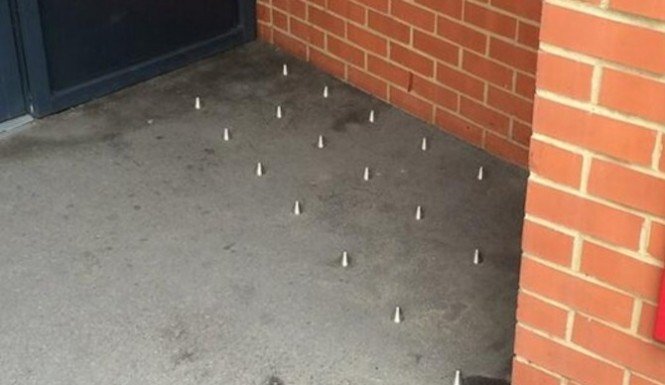 Homeless-spikes-London-apartments-665×385