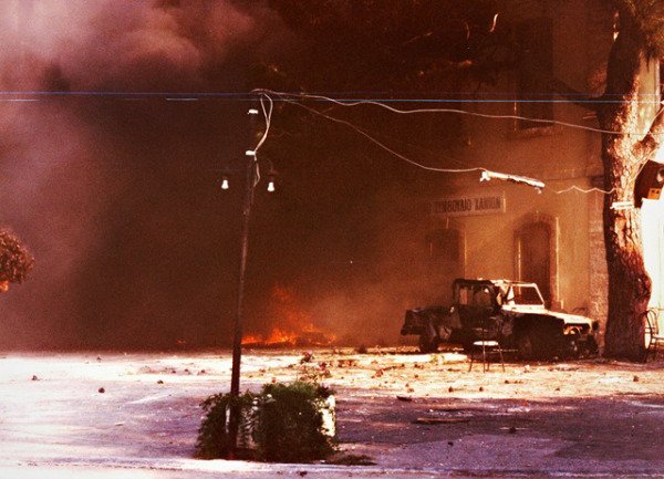 Μαρτυρία από τα γεγονότα της Νομαρχίας το 1990: Τα συλλαλητήρια κράτησαν πολλές μέρες και ήταν απατρονάριστα