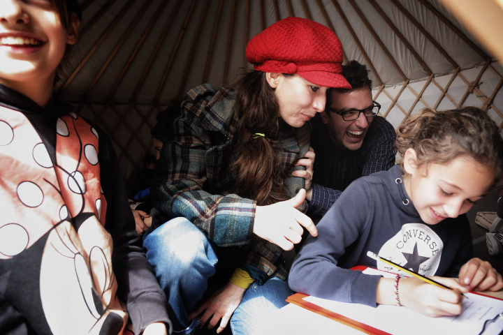 “Θερινό Εργαστήρι Ιστοριών”: Μαθητές στο Ρέθυμνο θα μάθουν να φτιάχνουν ντοκιμαντέρ, με την ομάδα του Caravan Project!