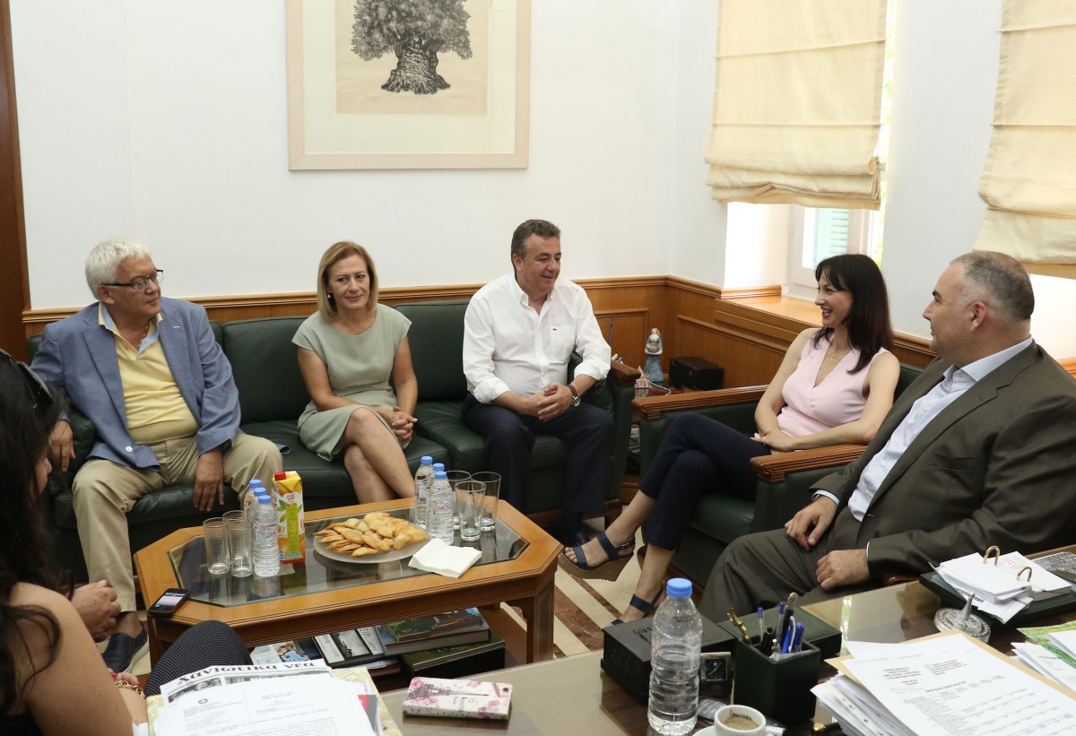 H ενίσχυση των υποδομών για την βελτίωση του τουριστικού προϊόντος της Κρήτης στο επίκεντρο της συνάντησης του Περιφερειάρχη Κρήτης και της Υπουργού Τουρισμού