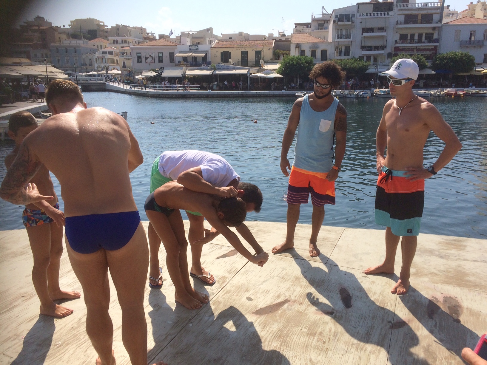 Τα παιδιά έκαναν την αρχή στο 1ο Agios Nikolaos  Cliff Diving | Φωτός