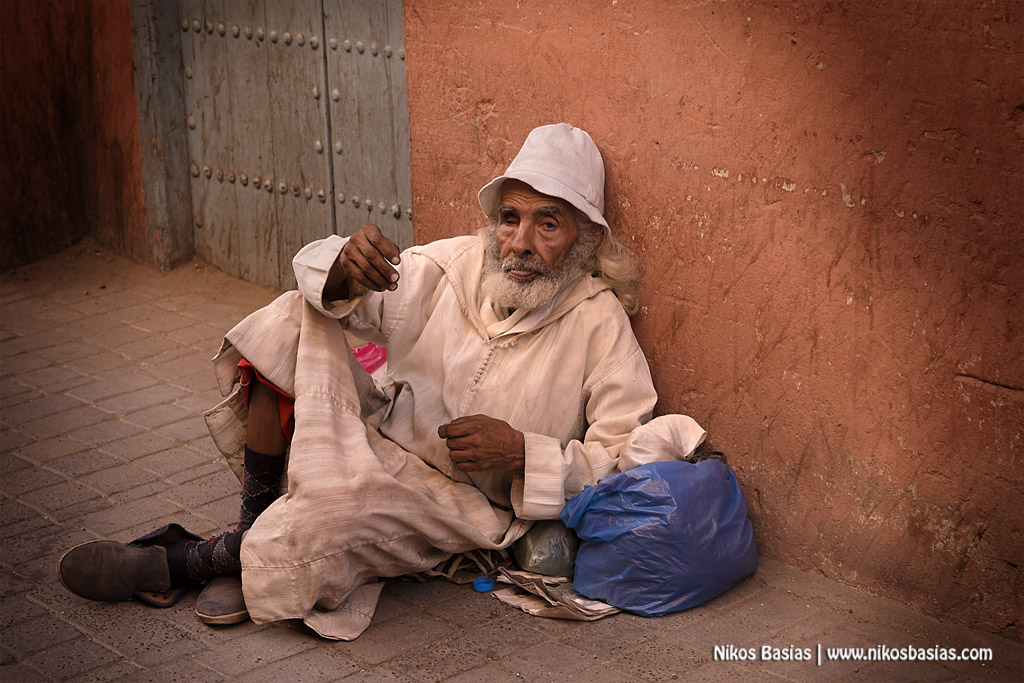 ΝΙΚΟΣ ΜΠΑΣΙΑΣ – Poverty at Morocco streets___Salon Honorable Mention