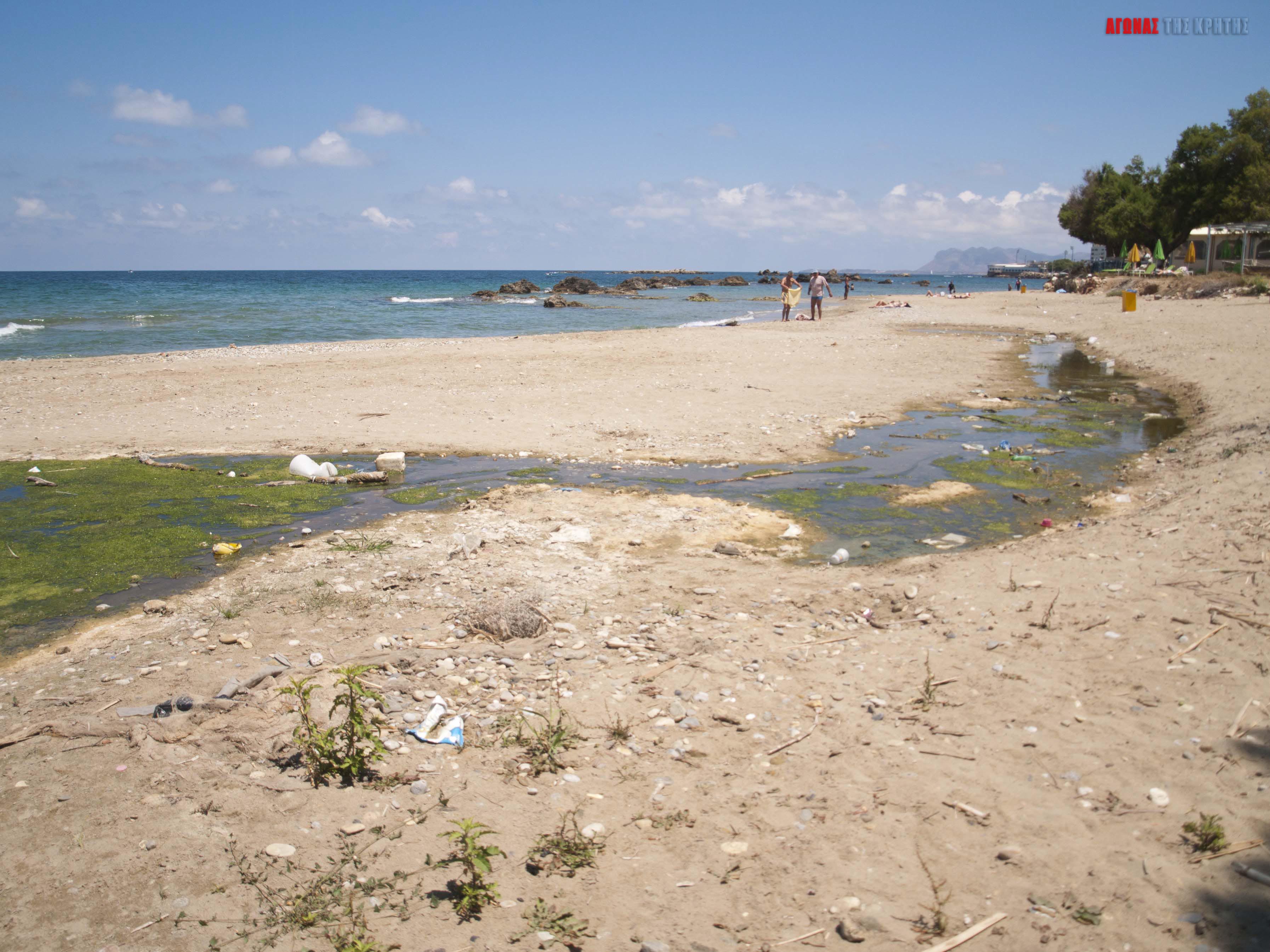 Η «Ανταρσία στα Χανιά» με αφορμη το περιστατικό με τα λύμματα στη Νέα Χώρα καταγγέλλει την επιβάρυνση των υποδομών από τον υπερτουρισμό