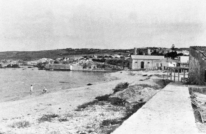 1960 η παραλία που υπήρχε στο Κουμ Καπι