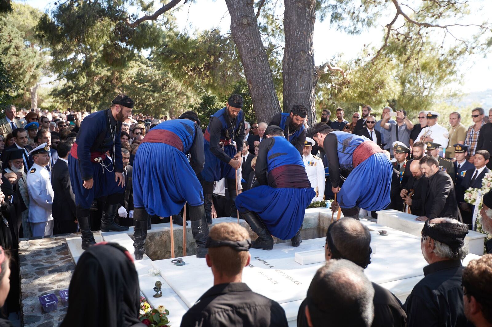 Η επιμνημόσυνη δέηση και η κηδεία του Κωνσταντίνου Μητσοτάκη μέσα από φωτογραφίες