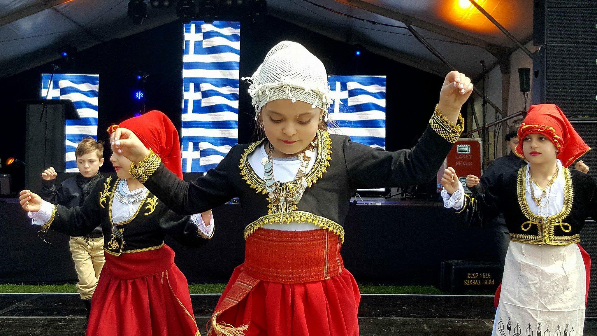 Η Κρήτη ζει και ανθίζει στην Αυστραλία: Μεγάλη η συμμετοχή Κρητικών στο φεστιβάλ Αντίποδες – Ομιλίες και για την ελληνικότητα της Μακεδονίας | Φωτός+Βίντεο