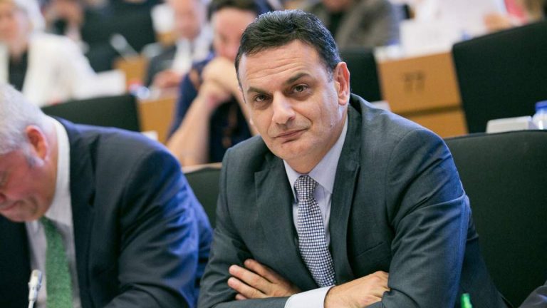 Μαλτέζος ευρωβουλευτής: Εάν εκδοθεί η Εφίμοβα θα κινδυνεύσει. Αυτοί απειλούν και εμένα!