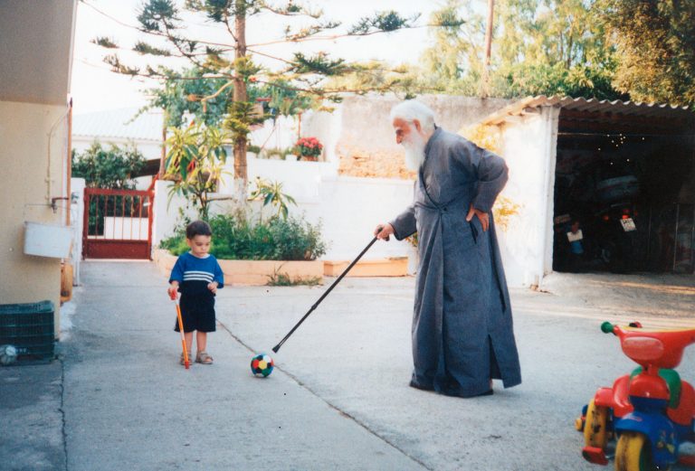“Ο Ιππότης του Σταυρού”: 5 χρόνια από τον θάνατο του Ειρηναίου Γαλανάκη | Σπάνιο φωτογραφικό υλικό + Βίντεο