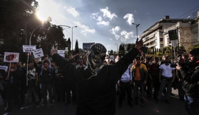 Τιμώρησαν φαντάρο – μέλος του ΠΑΜΕ επειδή μίλησε σε αντιπολεμικό συλλαλητήριο