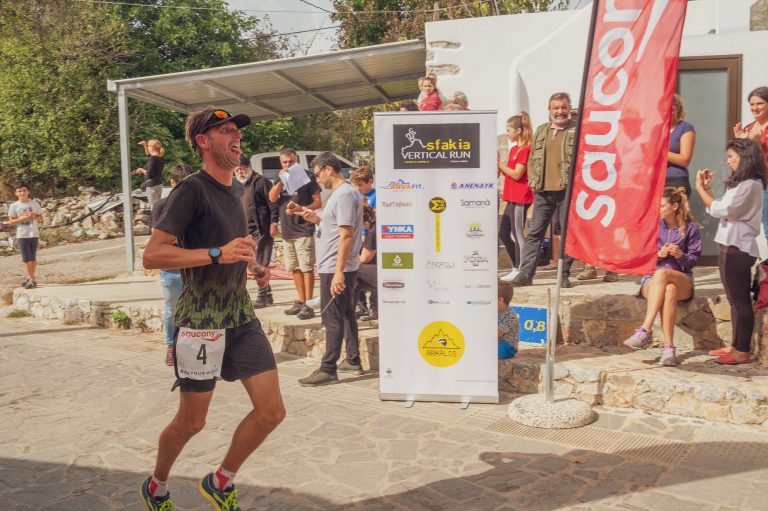 Πάνω από 180 αθλητές έτρεξαν στον πιο πρωτότυπο αγώνα ορεινού τρεξίματος στην Ελλάδα, το Sfakia Vertical Run 2018 | Φωτορεπορτάζ
