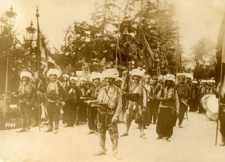 Ο θρυλικός “Πνιγάρης”, ο δίκαιος απεσταλμένος του Σουλτάνου, Κούρδος Χατζή – Οσμάν Πασάς που πήγε στην Κρήτη για να πολεμήσει τους άγριους Τουρκοκρητικούς Γενίτσαρους