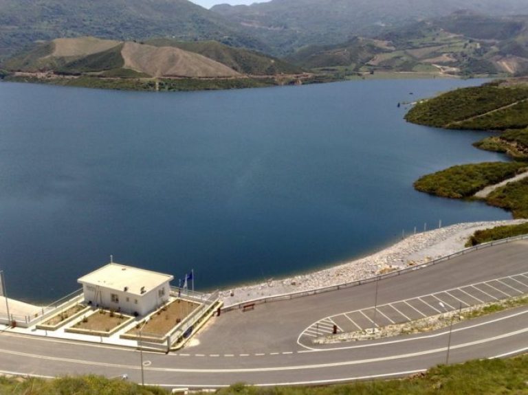 Υπερχείλιση στο Φράγμα Ποταμών Αμαρίου – Στα 22,5 εκατ. κυβικά μέτρα ο ταμιευτήρας