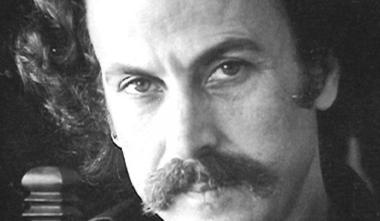 Νίκος Ξυλούρης: Έζησα μόνο 20 χρόνια μαζί του και μου λείπει 45, δήλωσε η χήρα του