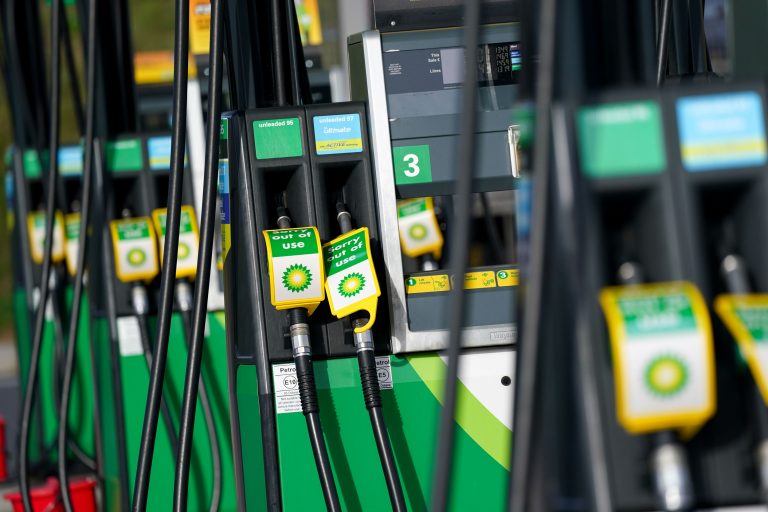 Το μεγαλύτερο ενεργειακό Σοκ στην Ιστορία: Η σύγκρουση Τραμπ-Ιράν και η «θηλιά» στο Στενό του Ορμούζ