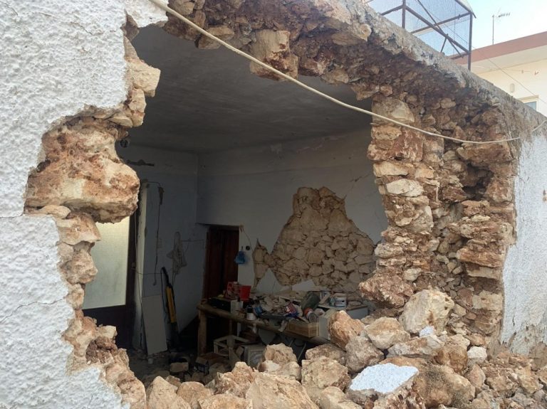 Αρκαλοχώρι: Συνεχείς πλειστηριασμοί και κατασχέσεις σε βάρος σεισμοπαθών, ακόμα και κατά τη διάρκεια των εκλογών