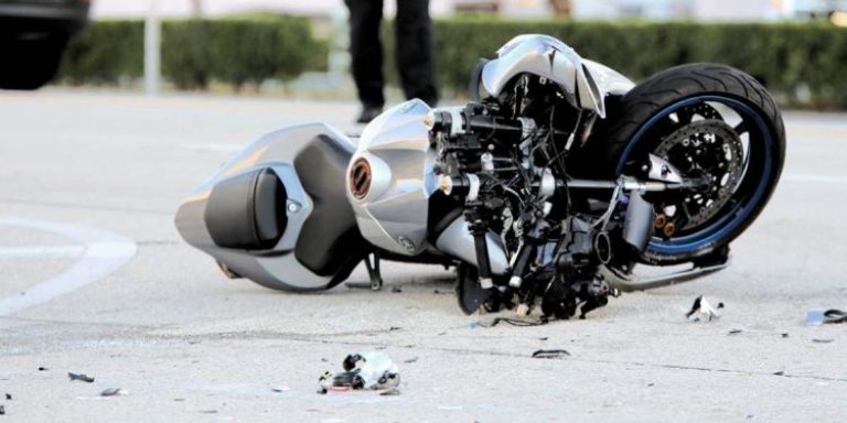 Σοβαρό ατύχημα Χανιώτη μοτοσυκλετιστή λόγω αναστροφής τουρίστα