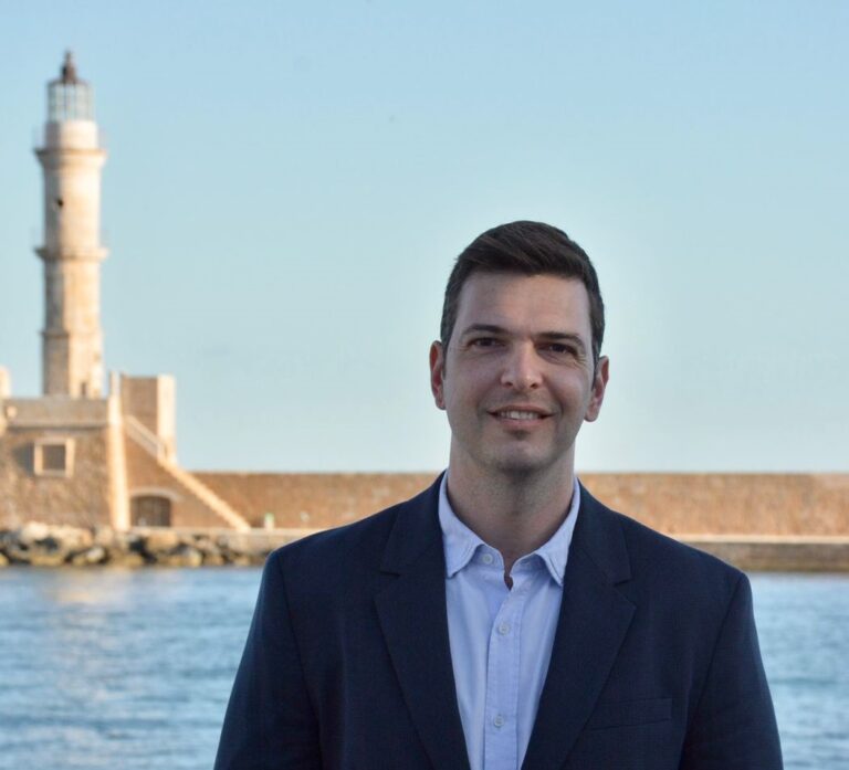 Σε κοινωνικές δομές των Χανίων ο Αλέξανδρος Μαρκογιαννάκης για πασχαλινές ευχές