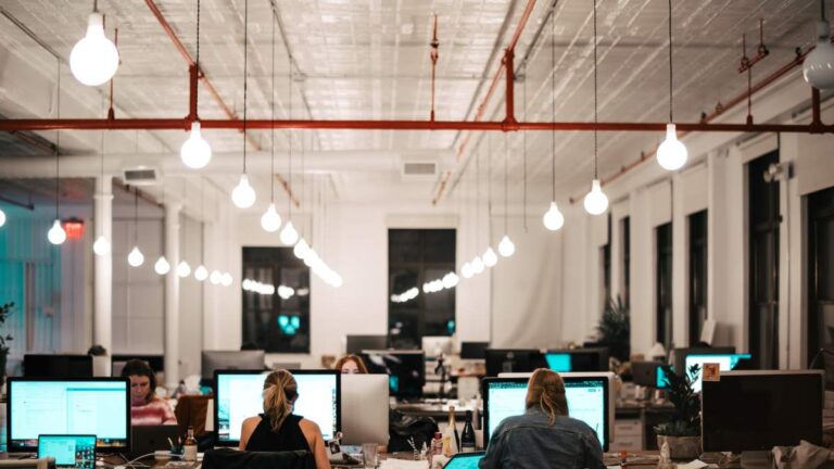 Παγκόσμια έρευνα: Η «Μεγάλη Παραίτηση» και οι άφραγκοι εργαζόμενοι