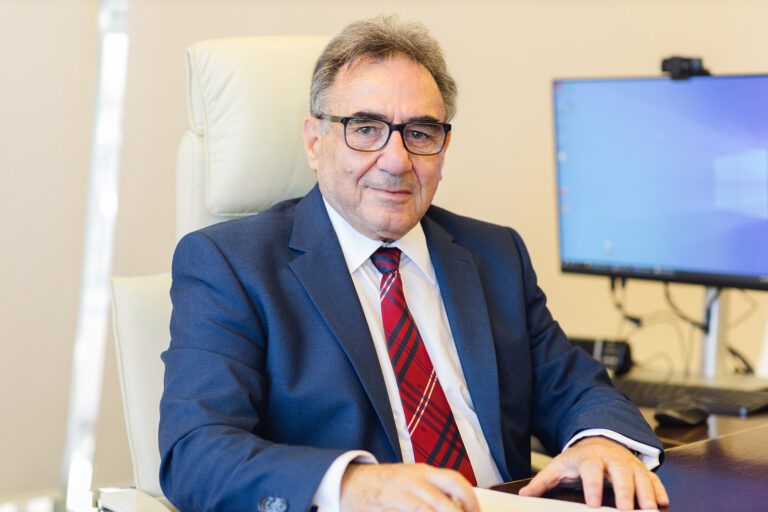 Επιστολή: Υπερασπίζοντας το Όραμα – Η Αλήθεια για τον Μιχάλη Μαρακάκη