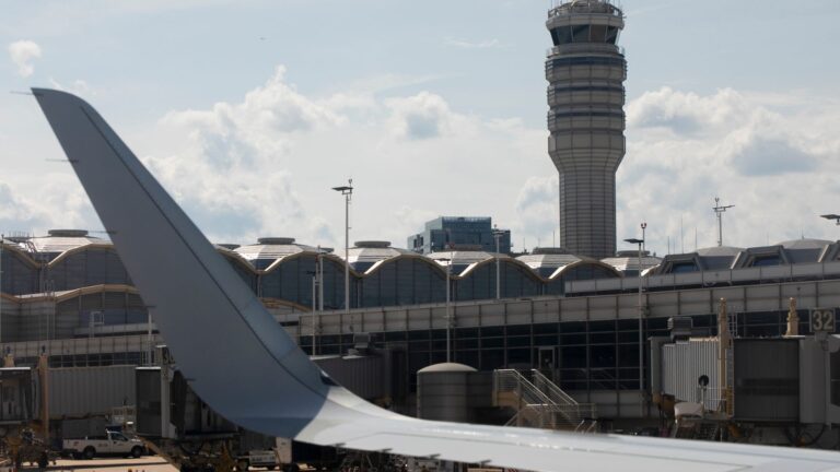 «Μπουρλότο» στα ταξίδια των Ευρωπαίων από τις απεργίες των ελεγκτών εναέριας κυκλοφορίας – Χιλιάδες πτήσεις «κινδυνεύουν»