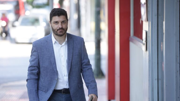 ΣΥΡΙΖΑ-ΠΣ: Νέα παρέμβαση από τον Διονύση Τεμπονέρα – Αιχμή για κόμμα μεγαλομετόχων