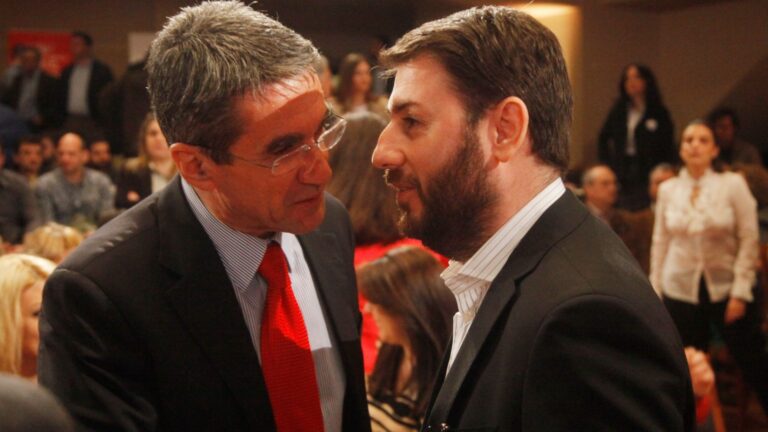 Ψυχρή και λακωνική η αντίδραση του ΠΑΣΟΚ στην παραίτηση Λοβέρδου