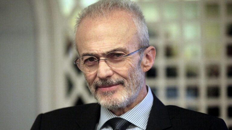 Μαύρος – ΜRB: Ο νέος πρόεδρος του ΣΥΡΙΖΑ να είναι πιο μορφωμένος και εξίσου γοητευτικός με τον Τσίπρα