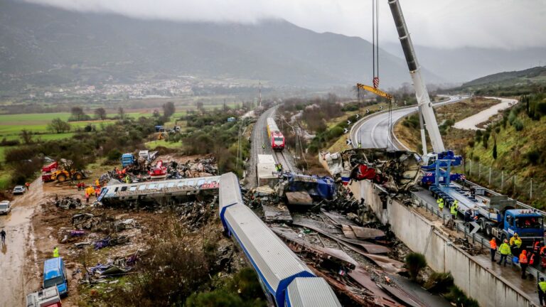 Τέμπη: 26 πρόσωπα καλεί η Ευρωπαϊκή Εισαγγελία για τη σύμβαση 717