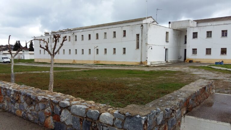 Μπλόκο σε δέμα με ναρκωτικά και κινητά στις φυλακές Αγυιάς