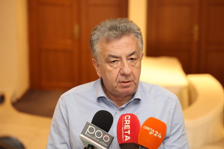 Στ. Αρναουτάκης: «Επένδυση στο ανθρώπινο κεφάλαιο και στα μεγάλα έργα υποδομής το κλειδί για τον βιώσιμο τουρισμό της Κρήτης»