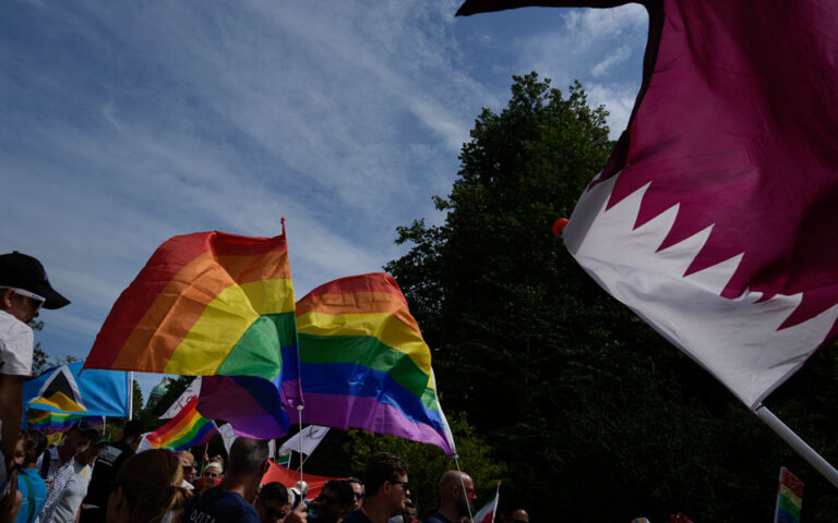 ΕΛ.Α.Σ. για Pride: “Μας αφορά κάθε ζευγάρι που φοβάται να περπατήσει χέρι-χέρι στον δρόμο”