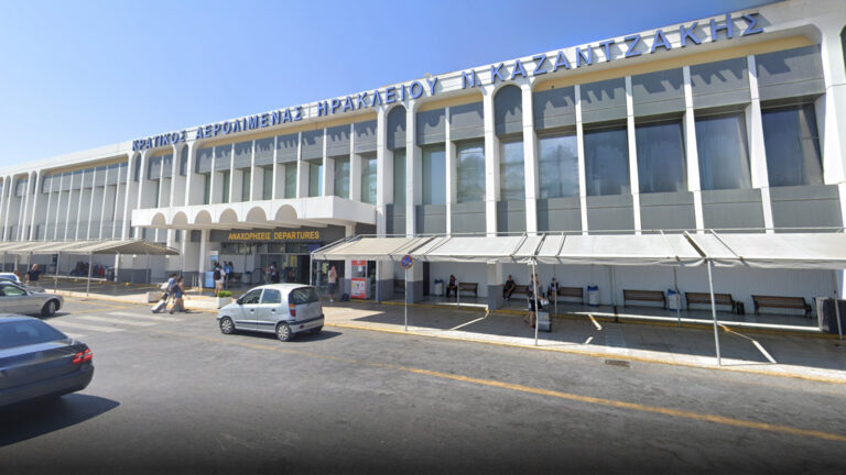 Τουρισμός: Νέο ρεκόρ αφίξεων στο αεροδρόμιο Ηρακλείου