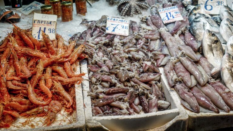 Ακριβότερο το τραπέζι της Καθαράς Δευτέρας το 2026: Αυξήσεις έως 20% στα σαρακοστιανά