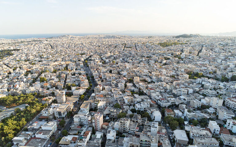 700.000 ακίνητα στα χέρια ξένων funds, και οι Έλληνες δεν έχουν πού να μείνουν