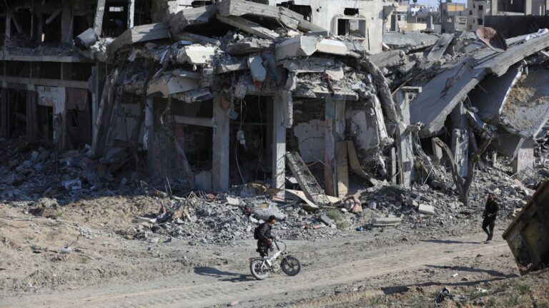 «Δεν είμαστε σαν τους Ναζί» – «Θερμό επεισόδιο» Νετανιάχου – Μπέρμποκ για τον λιμό στη Γάζα