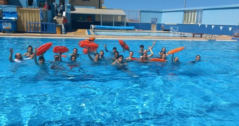 Μαθήματα ναυαγοσωστικής στο ΝΟΧ για τους μαθητές του Μουσικού Σχολείου Χανίων