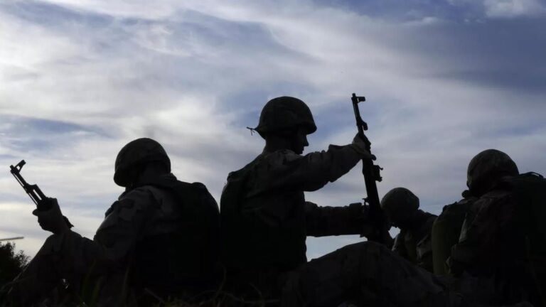 Οι δυνάμεις του Πούτιν δεν αντέχουν πάνω από 30 λεπτά στο πεδίο της μάχης, λέει ο αρχηγός της CIA
