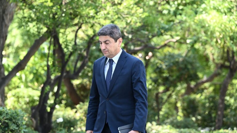 Αυγενάκης κατά Σημανδράκου: Επέλεξε την τακτική της υπεκφυγής