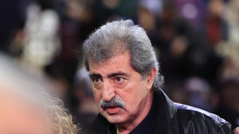 Ο Παύλος Πολάκης προειδοποιεί τον Διοικητή του νοσοκομείου Χανίων Γιώργο Μπέα: Ακυρώστε τώρα τον διαγωνισμό για την ανάθεση της καθαριότητας του νοσοκομείου σε εργολάβο!