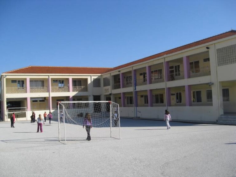 Ανοιχτά σχολεία για τις γειτονιές και τα παιδιά στα Χανιά – Πιλοτικό άνοιγμα σχολικών αυλών το καλοκαίρι