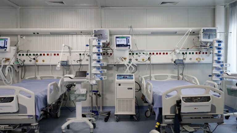 Μυστήριο στα Χανιά: 49χρονη χαροπαλεύει μετά από πτώση σε κλιμακοστάσιο πολυκατοικίας στο κέντρο της πόλης