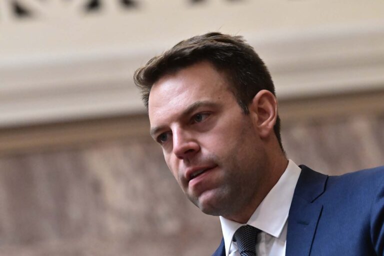 Υπαρξιακά ζητήματα για το «Κίνημα Δημοκρατίας»: Γιατί κάνει Συνέδριο τον Φεβρουάριο ο Σ. Κασσελάκης