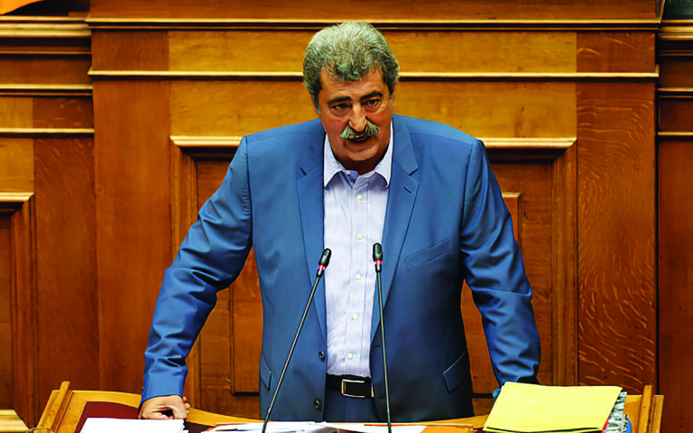 «Σφαγή» επιδοτήσεων και «Βατερλό» με τους βοσκοτόπους: Οργισμένη παρέμβαση Πολάκη για την αγροτική πολιτική