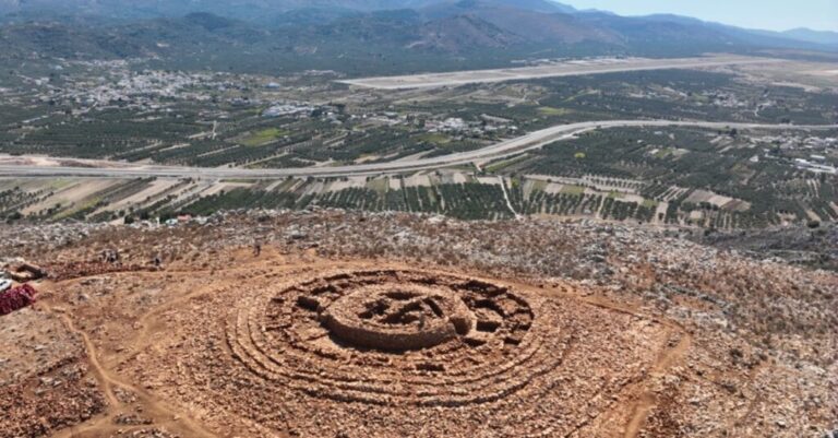 Προκλητική απόφαση ΚΑΣ – Το «Ναι» στα ραντάρ δίπλα στο μνημείο Παπούρα και οι σφοδρές αντιδράσεις
