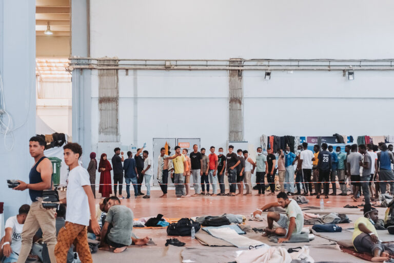 Νέα λέμβος με 68 μετανάστες στη Γαύδο – 265 μετανάστες παραμένουν στην Αγυιά | Φωτός