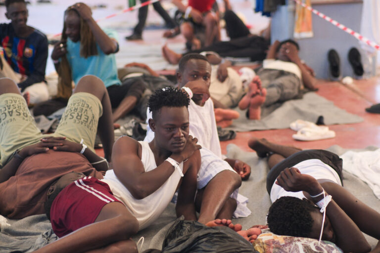 Στ. Ντουκάκης για μετανάστες: “Βλέπω μία θλίψη στα μάτια των εφήβων που φτάνουν στα Χανιά”